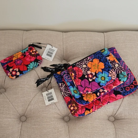 Vera Bradley Vibrant Floral Fiesta Women's Bag Set - Picture 1 of 1